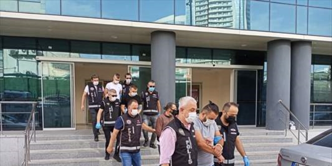 Bursa'da suç örgütü operasyonunda biri polis 3 şüpheli tutuklandı