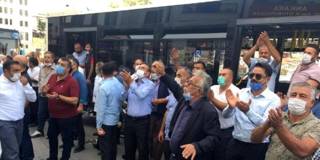 Ankara'da özel halk otobüsü şoförlerinden yumurtalı eylem