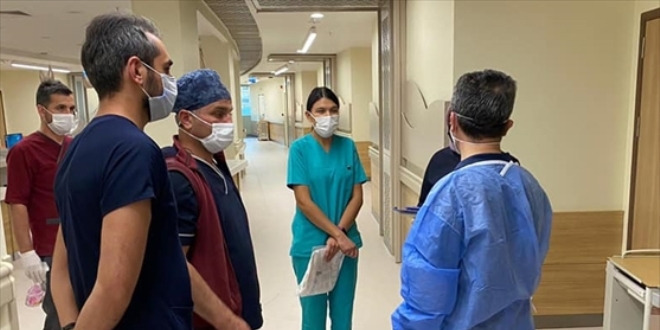Kovid-19 tedavisi gören doktor ve hemşirelerin sağlık durumu iyiye gidiyor