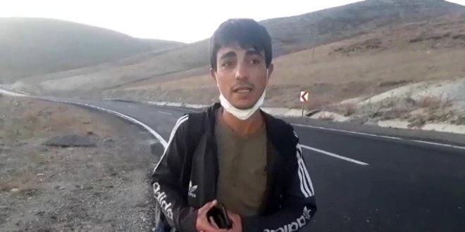 Okula gidebilmek için her gün 25 kilometre yolu yürüyor