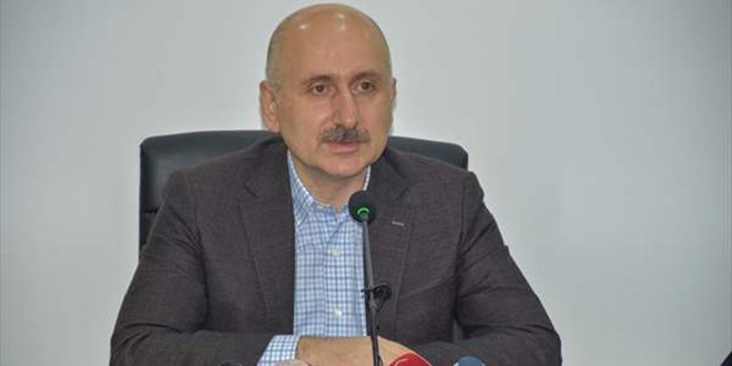 Bakanı Adil Karaismailoğlu, Hakkari'de konuştu
