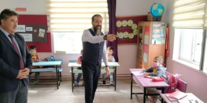 Öğrenciler Bakan Selçuk'tan tablet ve internet istedi