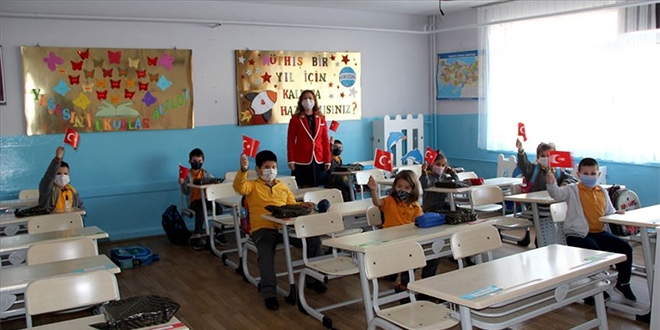 İlkokul 4. sınıflarda uygulanacak yüz yüze ders çizelgesi değişti
