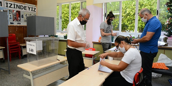 KKTC seçmeninin yarısı oy vermeye gitmedi