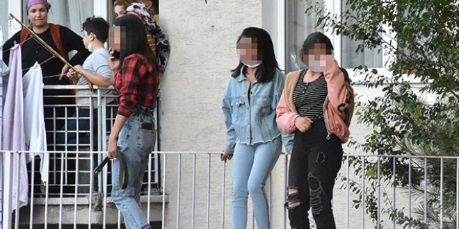 Kız öğrenciler arasında bıçaklı kavga: 1 yaralı