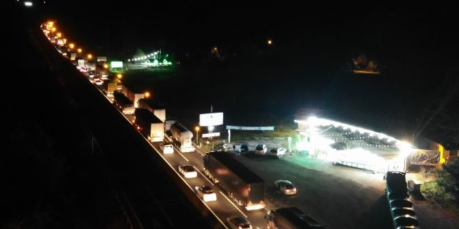 D-100 Karayolu'nda trafik yoğunluğu yaşanıyor