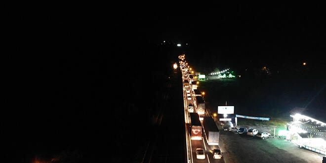 Bolu Dağı geçişinde yoğunluk: Kuyruk oluştu