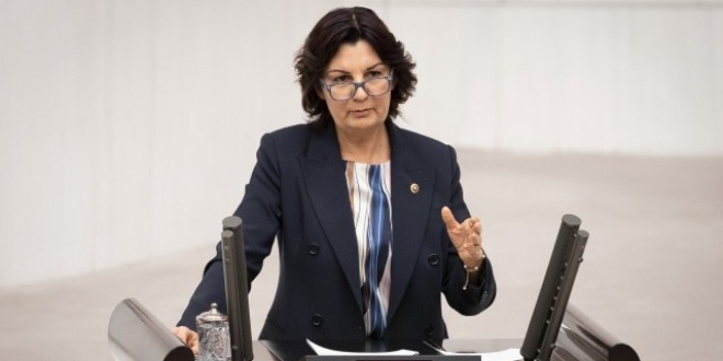 CHP'li Karabıyık'tan 'ders kitaplarına' ilişkin açıklama