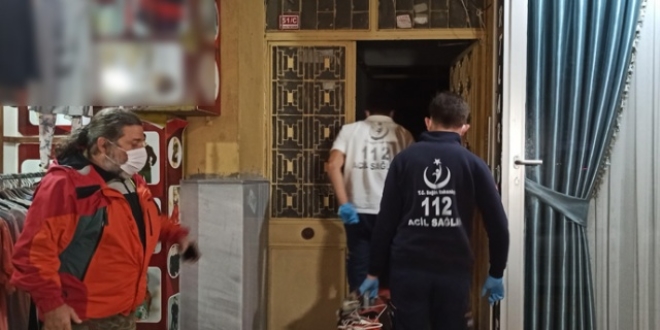 Karantinadaki oğlu ve gelininin ziyaretine gidemediği adam ölü bulundu