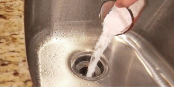Lavabo açarken kullandığı ürün patladı, 1,5 milyon tazminat istedi