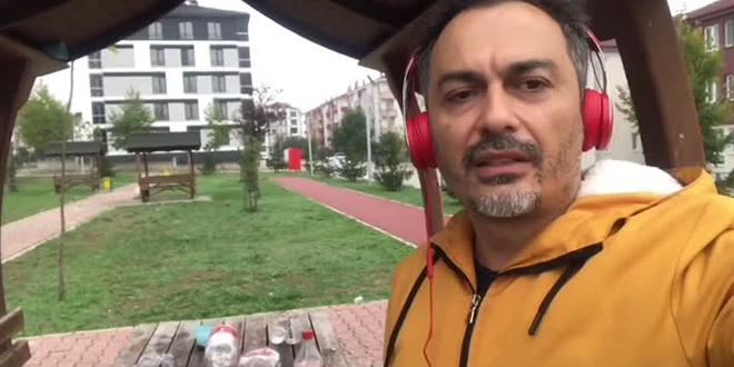 Unuttuğu cüzdanını parkta bıraktığı çöpleri temizledikten sonra alabildi