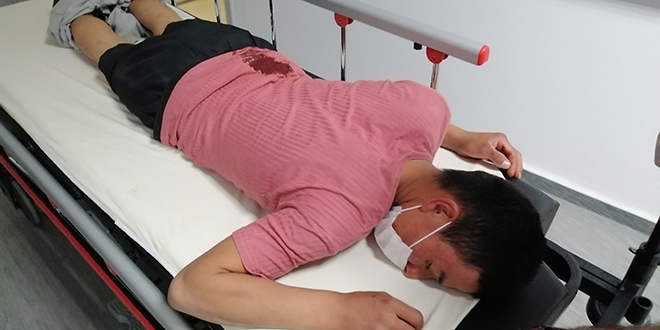 Sigara vermedi diye cam şişeyle yaraladılar