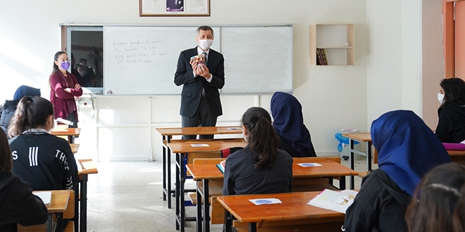 'Okullarn alabilmesi iin temizlik, maske ve mesafeye dikkat edelim'