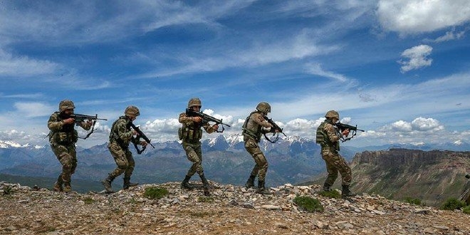 Hakkari'de 4 terrist etkisiz hale getirildi