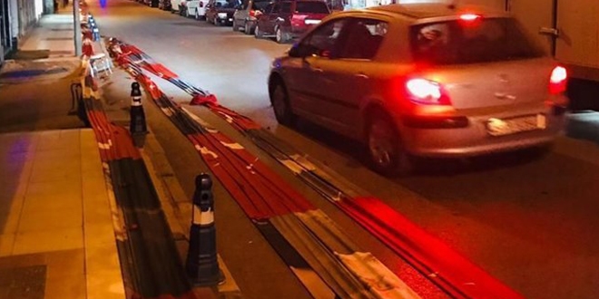 Manisa'da, Türk bayrağının yola serilmesine soruşturma
