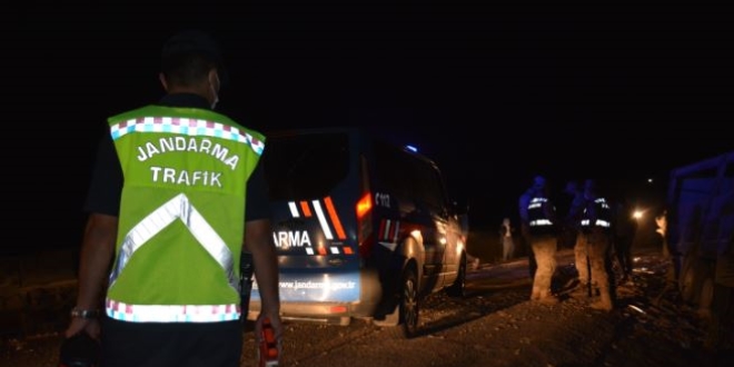 Şanlıurfa'da iki kamyon çarpıştı: 3 ölü, 1 yaralı