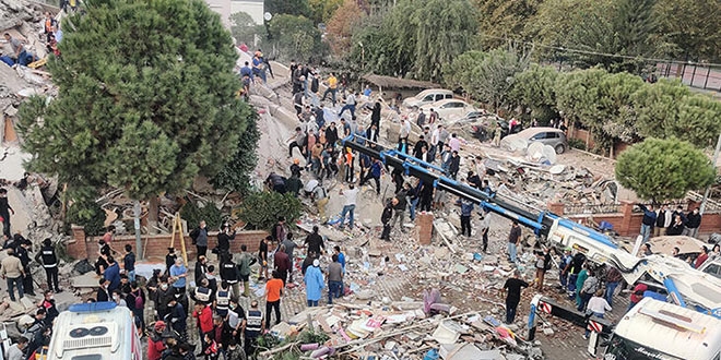 Depremde yürek yakan olay! Tekerlekli sandalyesi devrildi, boğuldu