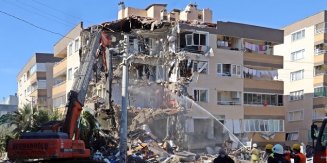 Deprem sonras Bornova ve Bayrakl'da 100 bin bina incelenecek