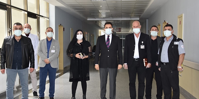 Koronayı yenen başhekim görevine başladı