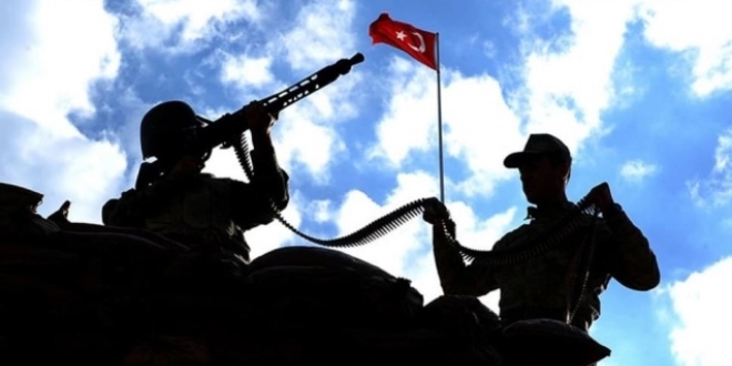 Şırnak'ta ikna edilen 3 terörist güvenlik güçlerine teslim oldu