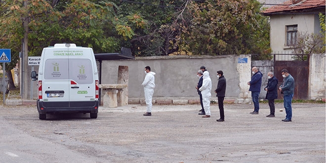 Karantinadaki mahallede 2 kişi hayatını kaybetti