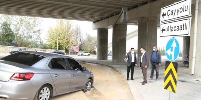 Altyapı için kazıldıktan sonra asfalt atılmayan yollar vatandaşı zorluyor