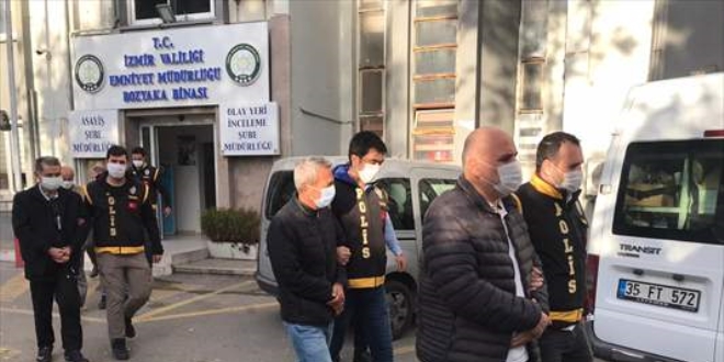 Yıkılan evlerin müteahhitleri adliyeye sevk edildi