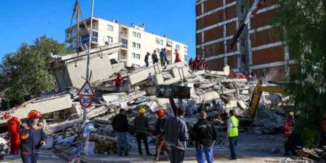İzmir'deki depremzedelere yardım miktarı 10 milyon 836 bin 200 liraya ulaştı