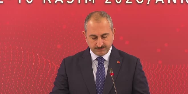 'Hiç kimsenin talimatına bakarak değil, dosyaya bakarak karar verin'