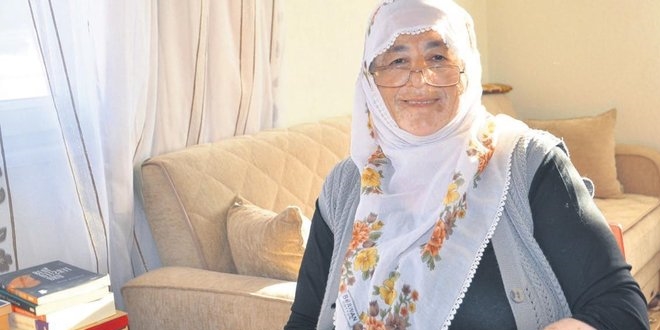 Afife Teyze 10 bininci kitabını okudu