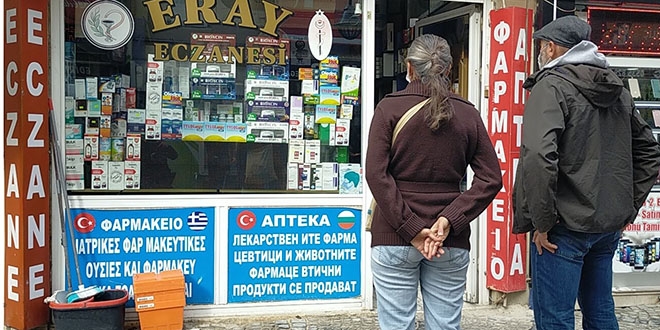 Komşu vazgeçmiyor, akın akın gelip onlarca kutu aspirin alıyorlar!