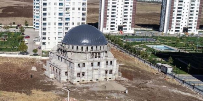 HDP'nin yapmn engellemeye alt camiler ibadete alyor