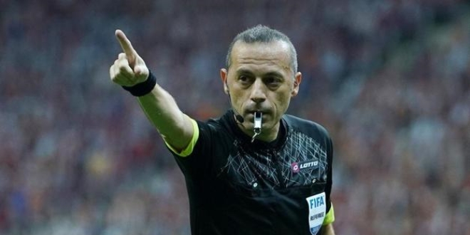 Cüneyt Çakır, Çekya-Slovakya maçında düdük çalacak