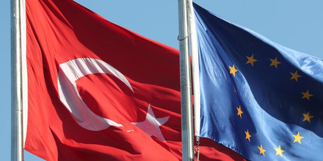 Merkel: 10 Aralık'taki zirvede Türkiye konusunu da görüşeceğiz