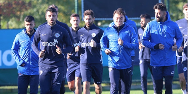 Üç Süper Lig takımında yeni korona vakaları tespit edildi