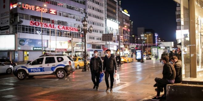 Türkiye genelindeki sokağa çıkma kısıtlaması başladı