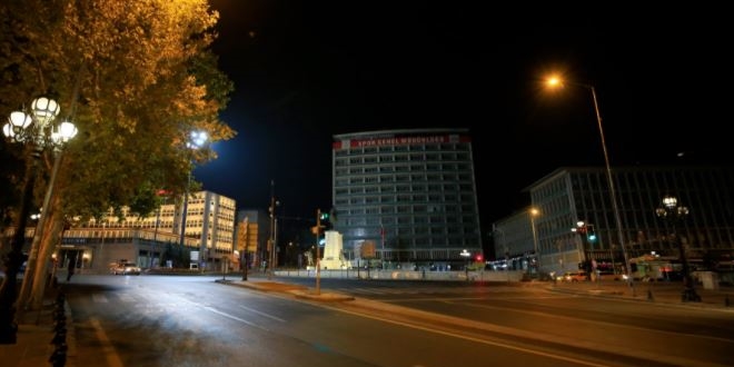 Başkentte vatandaşlar sokağa çıkma kısıtlamasına uydu