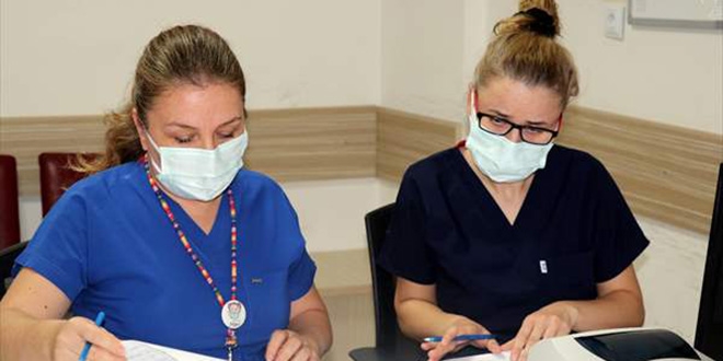 Koronanın 'fedakar savaşçıları' hemşirelerden uyarı: Hasta sayımız çok arttı