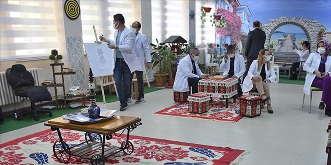 Öğretmenler 'Otağ-ı Muallim' ile günün stresini atıyor