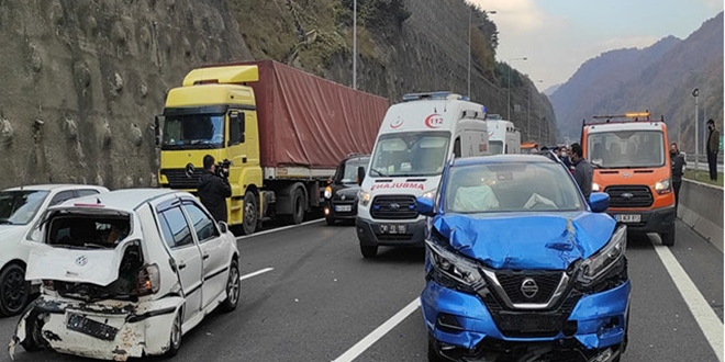 Tehlikeye aldırmadan kaza yerinden canlı yayın yaptılar