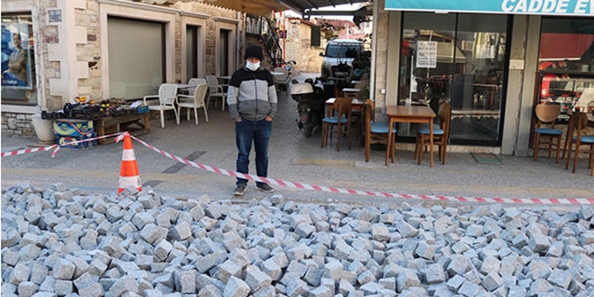 Foça'da kara taşların sökülmesini Koruma Kurulu durdurdu
