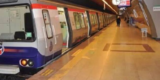 Taksim metrosunda raylara atlayan şahıs öldü