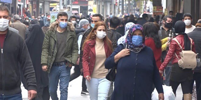 Bakan Koca'nın dikkat çektiği ilde vatandaşlar yine de sokaklarda