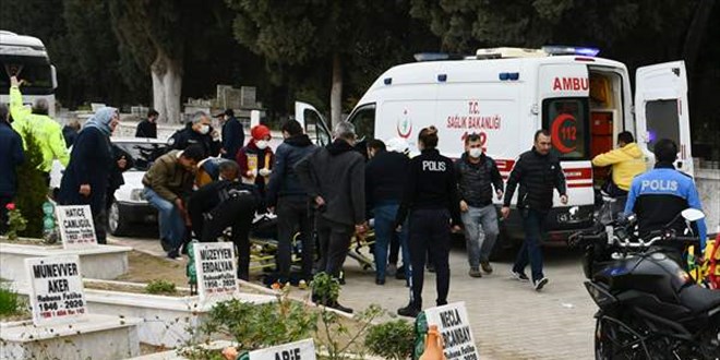 Halalarının cenaze töreninde, ağabeyi ile yengesini vurdu