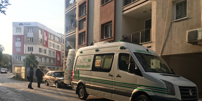 Eşi hastanede korona tedavisi gören yaşlı adam evde ölü bulundu