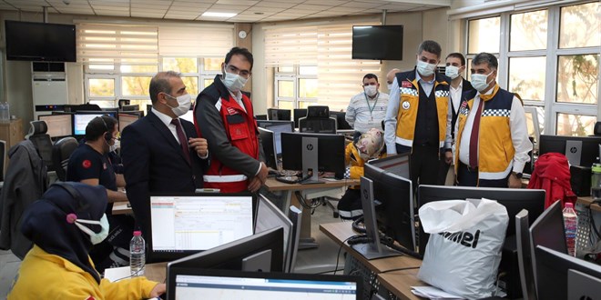 Ankara il sağlık müdürü 112 merkezini ziyaret etti