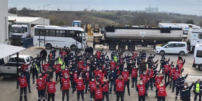 2 bin 500 belediye çalışanı iş bırakma eylemi yaptı
