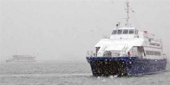 İstanbul Boğazı'nda gemi geçişleri çift yönlü olarak yeniden açıldı