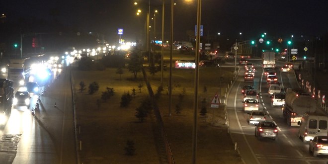 Kısıtlama öncesi 43 ilin geçiş güzergahında trafik yoğunluğu