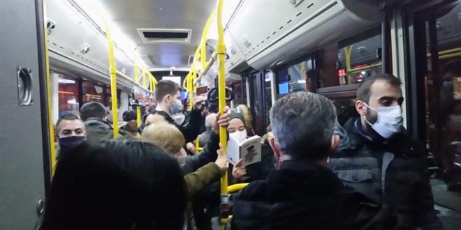 Kısıtlama öncesinde toplu taşımada dikkat çeken yoğunluk